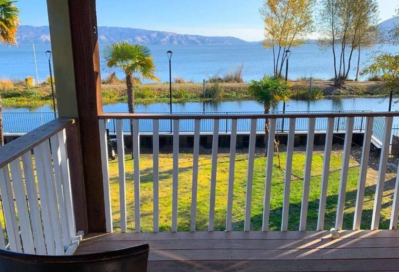 فندق Anchorage Inn Lakeport