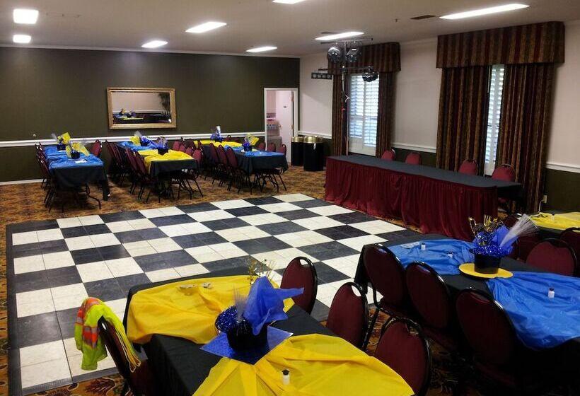 هتل Ashmore Inn And Suites Lubbock