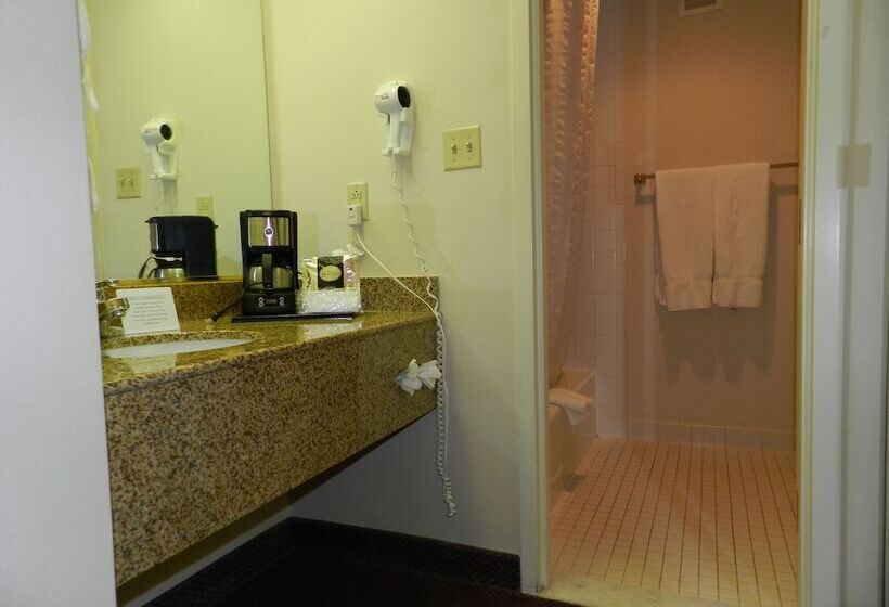 هتل Ashmore Inn And Suites Lubbock