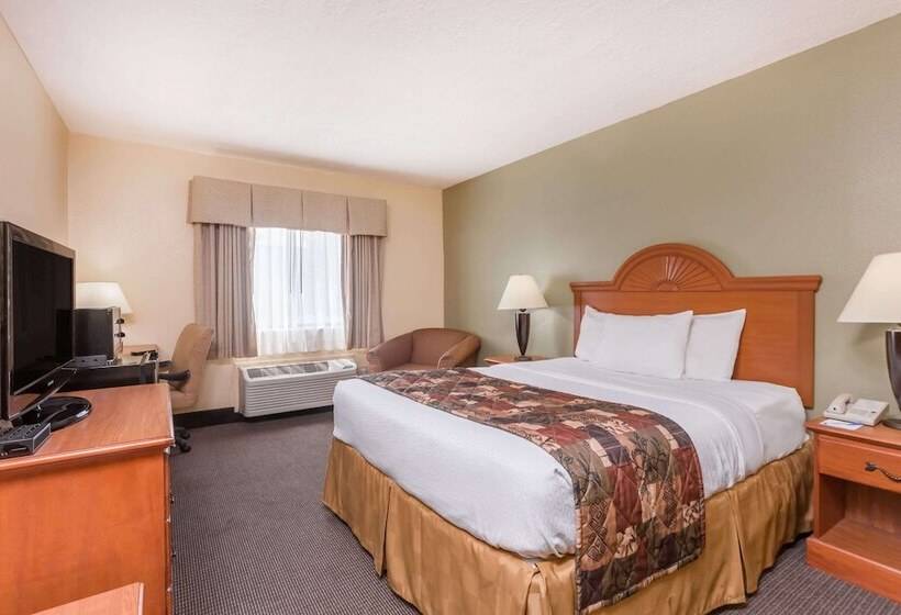 فندق Baymont By Wyndham Lagrange