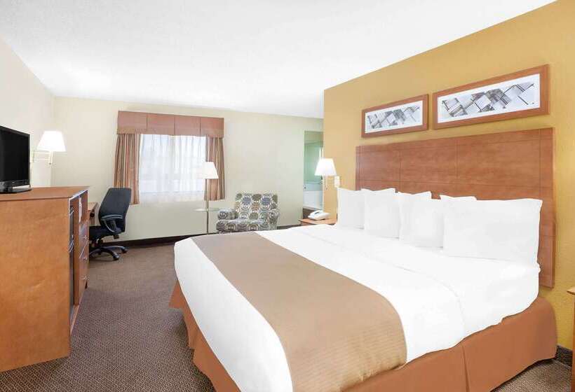 هتل Baymont By Wyndham Port Huron