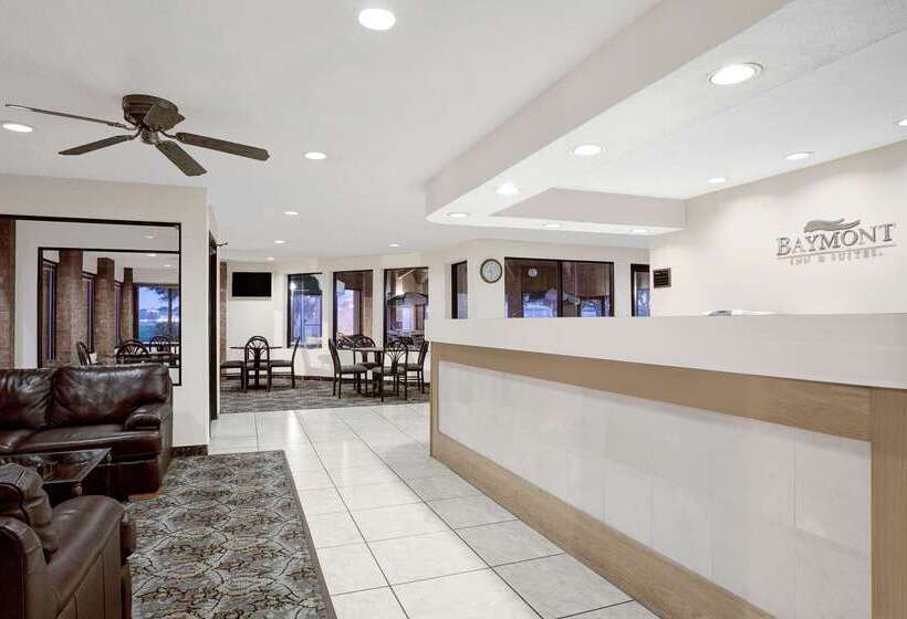 Отель Baymont Inn & Suites By Wyndham San Marcos