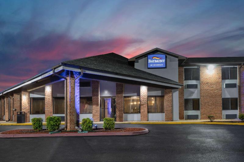 هتل Baymont By Wyndham Tupelo