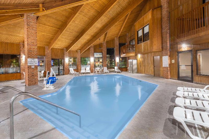 هتل Baymont By Wyndham Tupelo