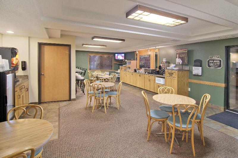 Boarders Inn & Suites By Cobblestone Hotels   Faribault