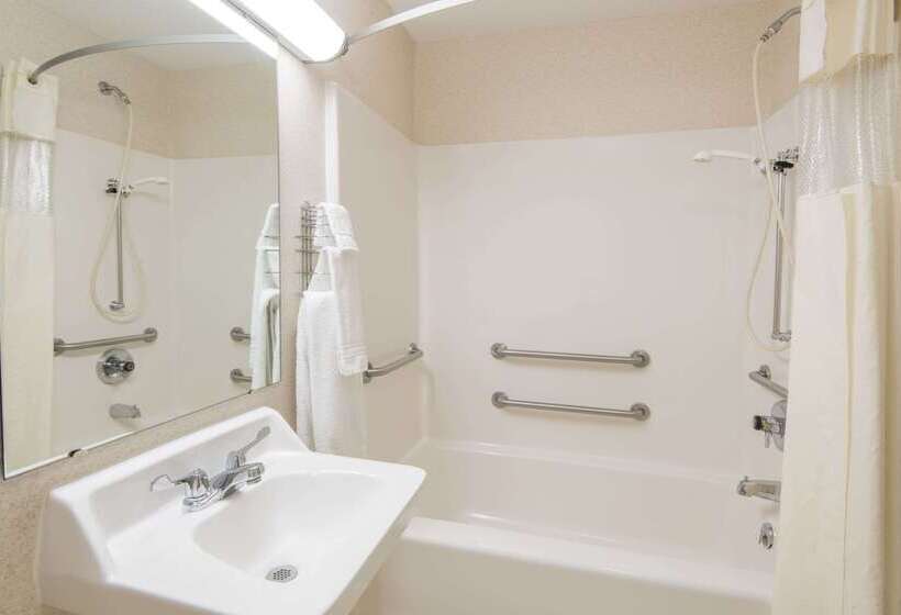 호텔 Days Inn By Wyndham Wooster