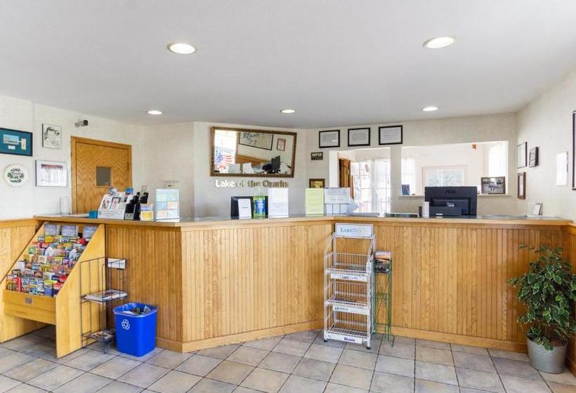 בית מלון כפרי Econo Lodge Inn & Suites Lake of the Ozarks