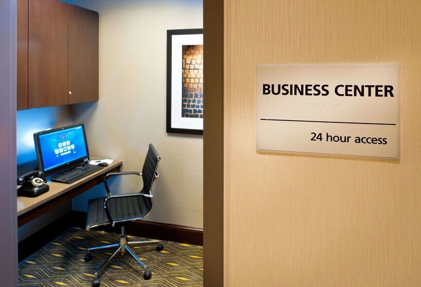 ホテル Hampton Inn By Hilton Shelton