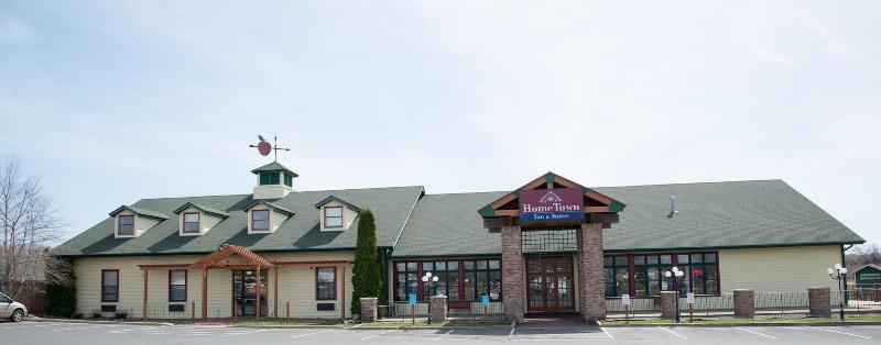 בית מלון כפרי Hometown Inn And Suites Belle Plaine