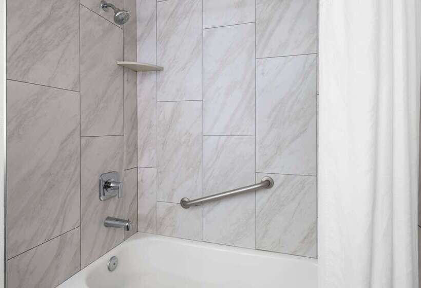 هتل La Quinta By Wyndham Pocatello