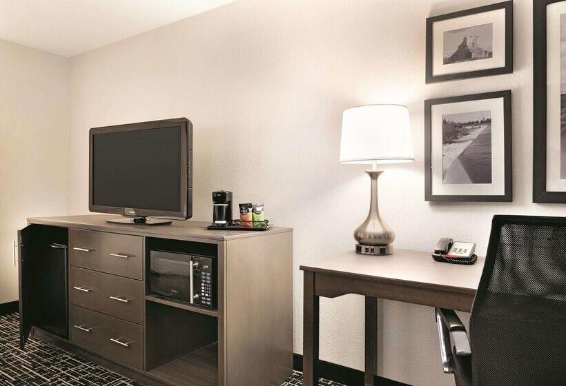 هتل La Quinta By Wyndham Pocatello