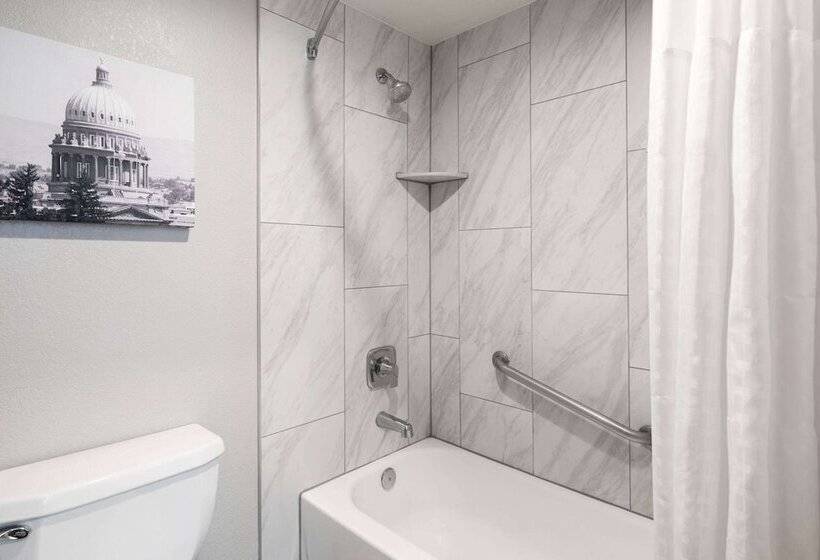 هتل La Quinta By Wyndham Pocatello