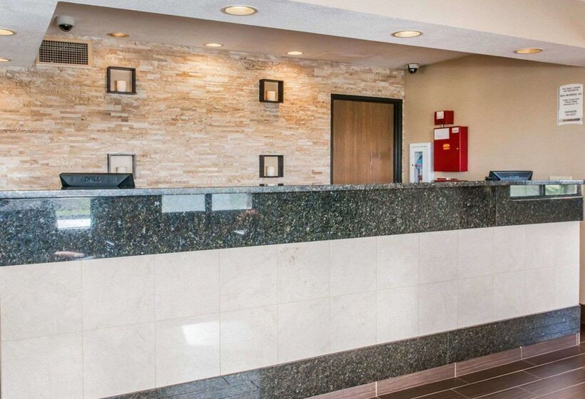 בית מלון כפרי Quality Inn
