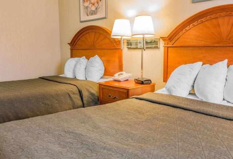 هتل Quality Inn Grand Rapids North