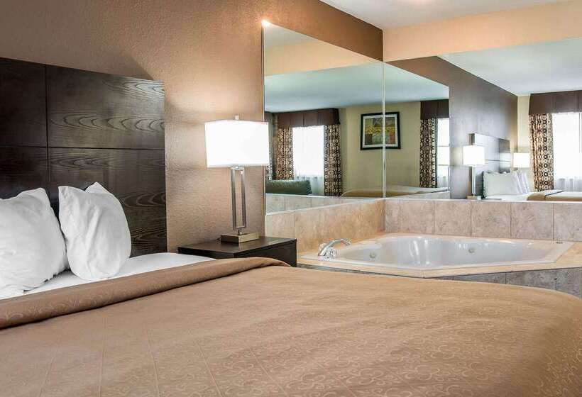 هتل Quality Inn Grand Rapids Southbyron Center