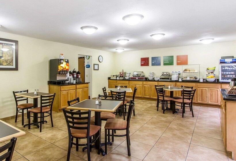Отель Quality Inn Macomb Near University Area