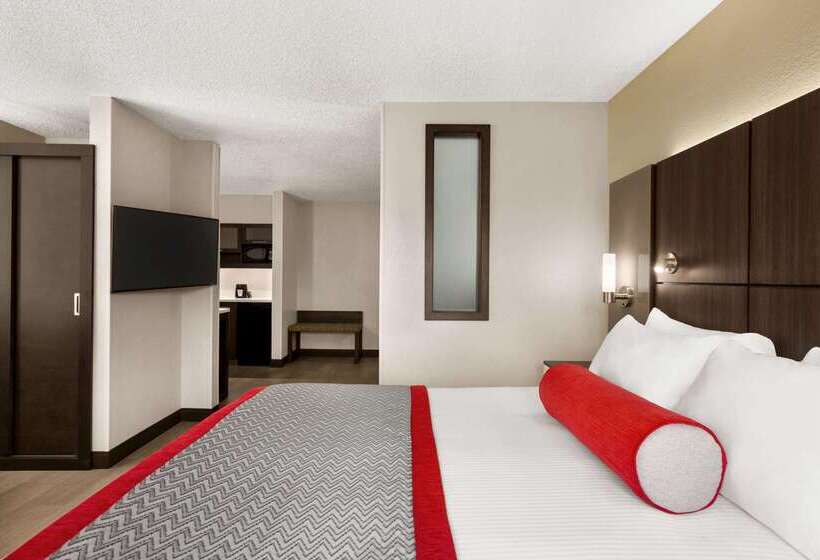 فندق Ramada By Wyndham Suites Orlando Airport