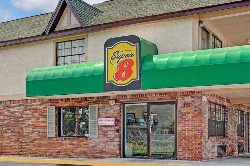 호텔 Super 8 Tampa U.S.F. Near Busch Gardens Downtown