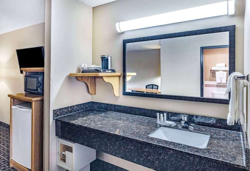 فندق على الطريق Americinn By Wyndham Aberdeen  Event Center