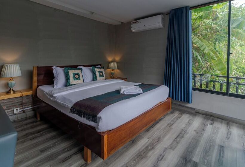 הוסטל Samathi Lake Resort