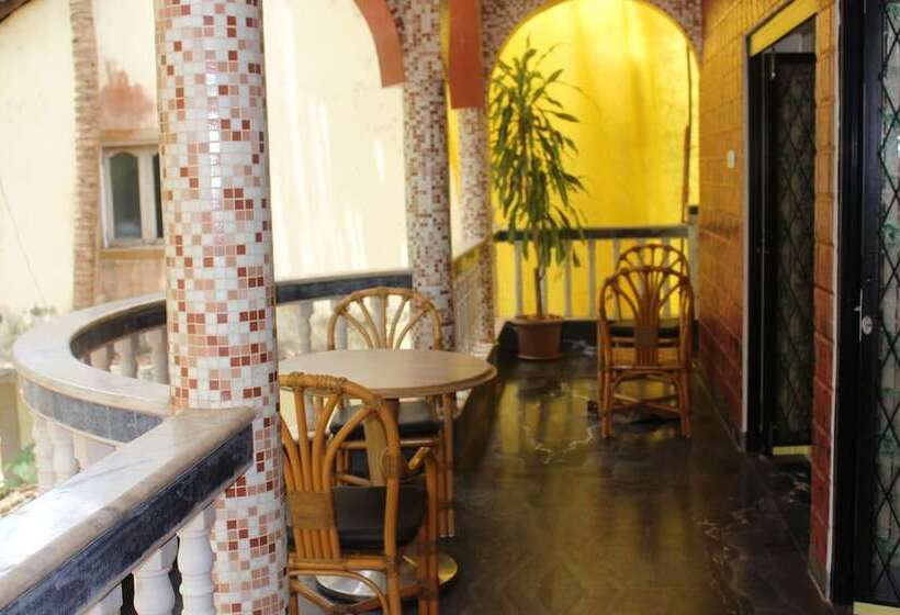 تختخواب و صبحانه Mama Mids Home