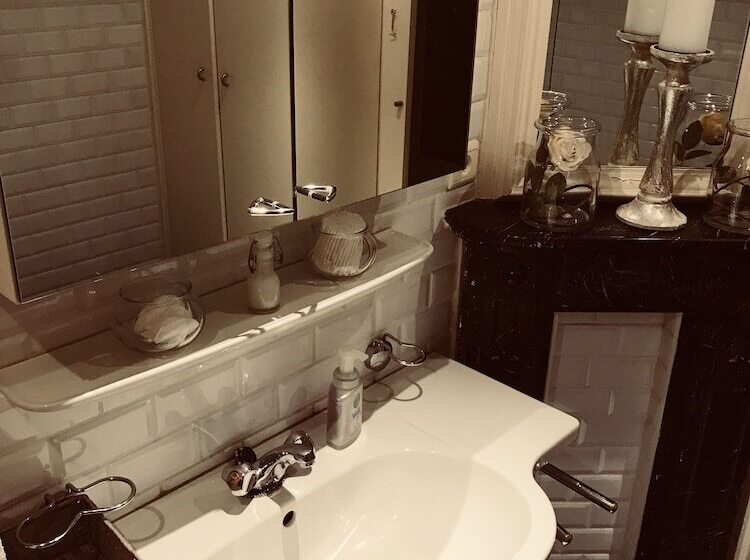 Chic Cocoon Guest House