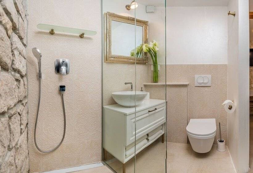 هتل Jupiter Lux Rooms