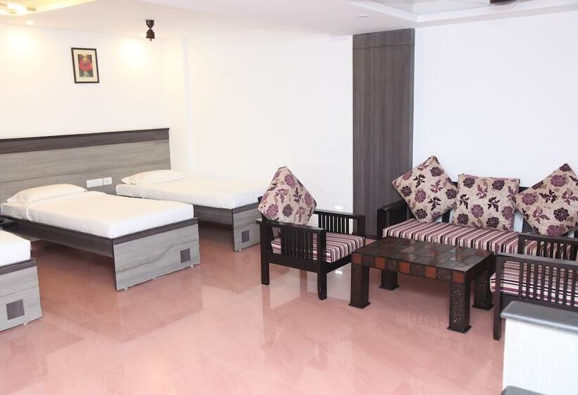 호텔 Karpagam International