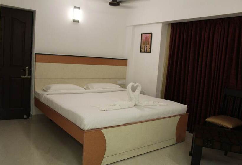 호텔 Karpagam International