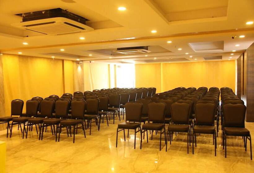 호텔 Karpagam International