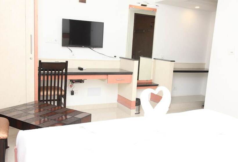 호텔 Karpagam International