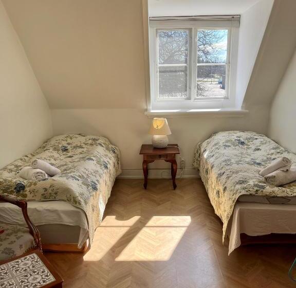 تختخواب و صبحانه Bellinge House