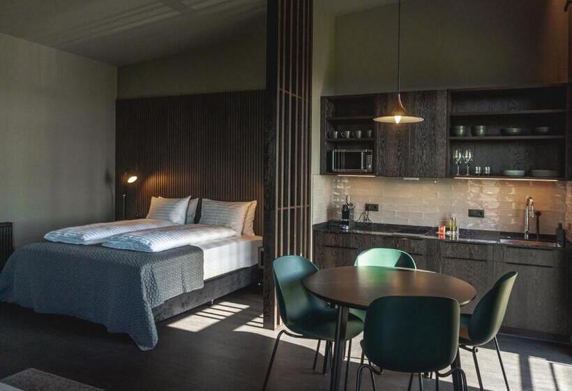 Black Beach Suites