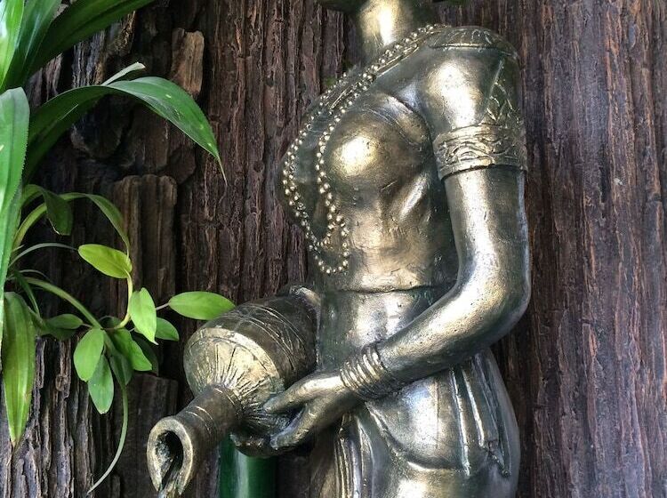 هتل Gold Leaf
