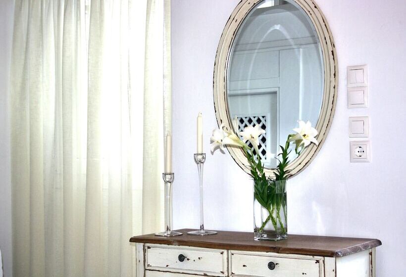 هتل Mariakis Luxury Studios