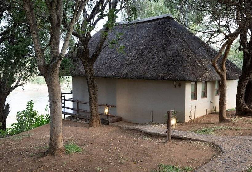 هتل Nyati Safari Lodge