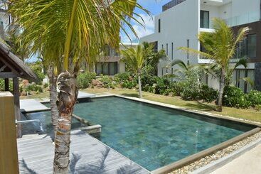 Rose Des Sables Beachfront Apartments