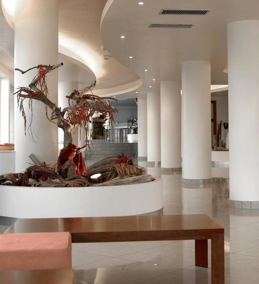 مسافرخانه Altamarea Residence & Family