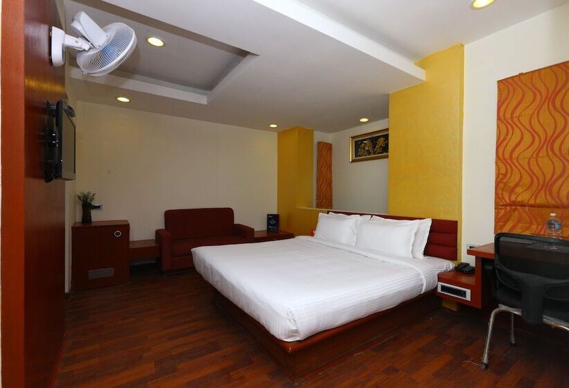 هتل Flagship 479 By Oyo Rooms