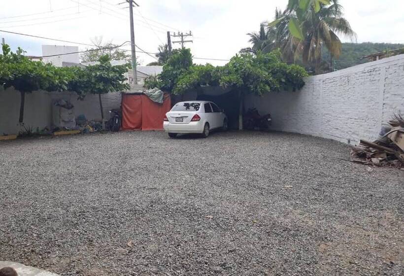 هتل Y Bungalows Los Arcos