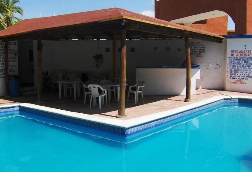 هتل Y Bungalows Los Arcos