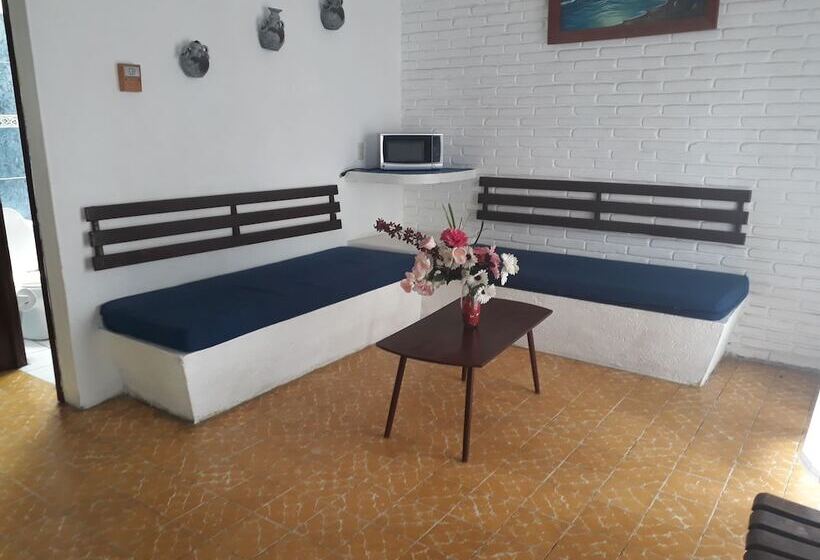 هتل Y Bungalows Los Arcos