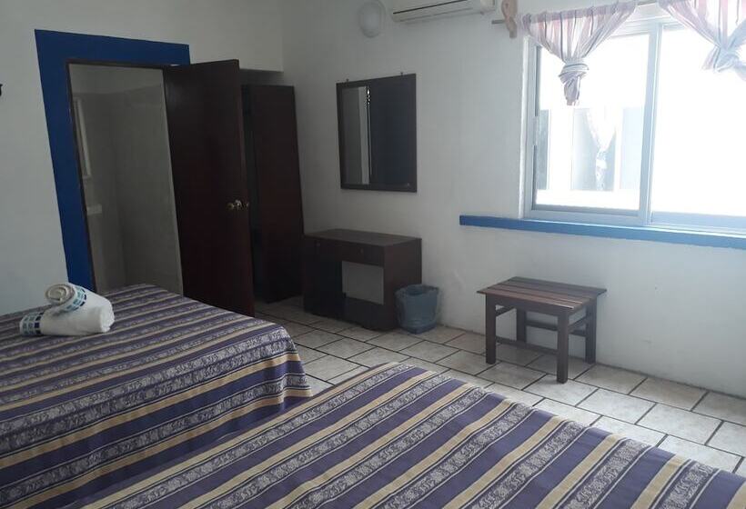 هتل Y Bungalows Los Arcos