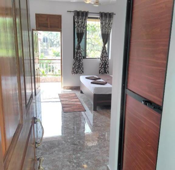 مسافرخانه Shawn S Morjim Enclave