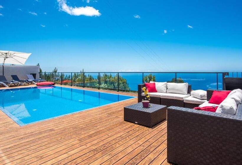 Villa Enjoy   By Lovelystay