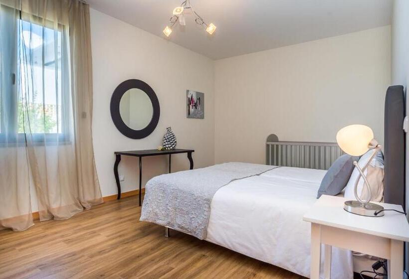 Villa Enjoy   By Lovelystay