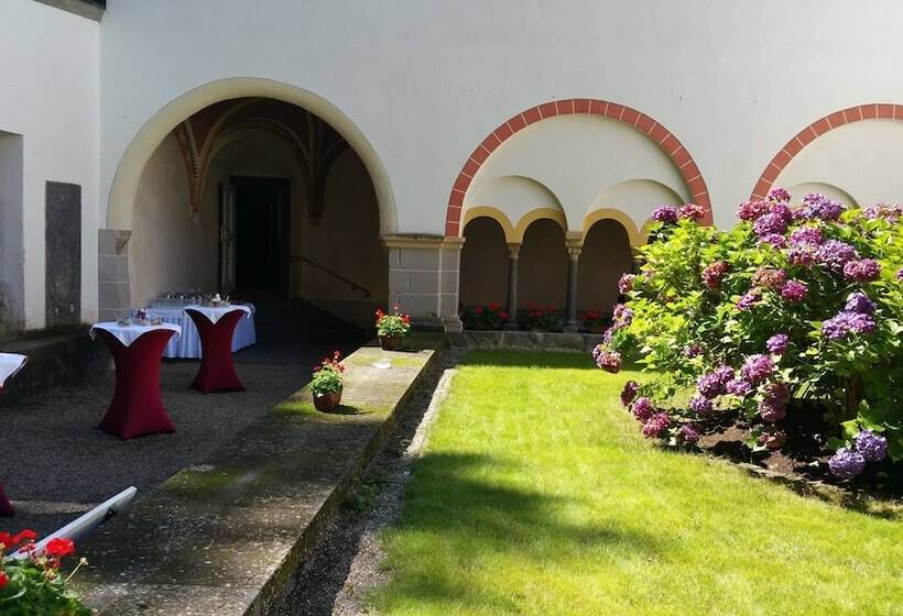 هتل Gästehaus Der Abtei Sayn