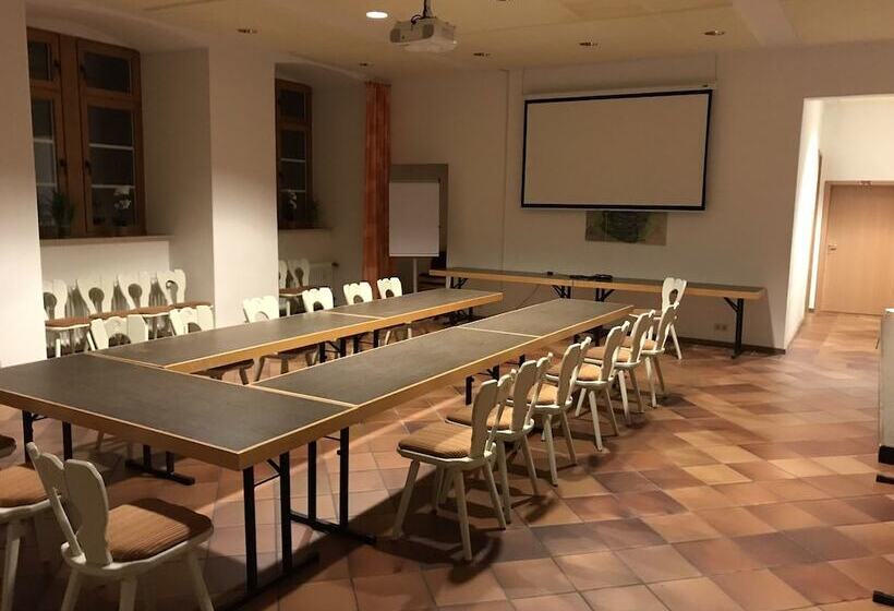 هتل Gästehaus Der Abtei Sayn
