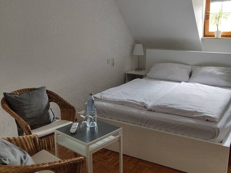 هتل Gästehaus Der Abtei Sayn