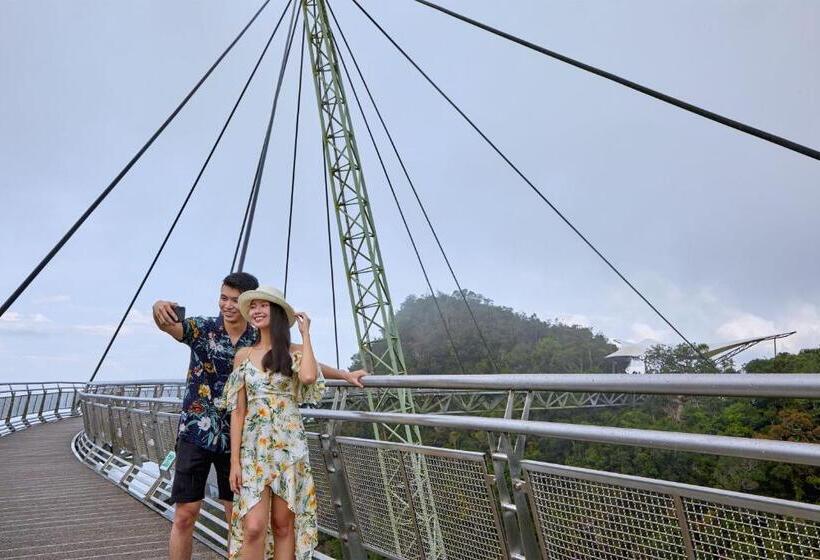 هتل Aloft Langkawi Pantai Tengah